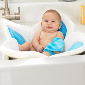 Il bagnetto del neonato: come e quando